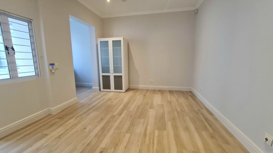 7 Bedroom Property for Sale in Whale Rock Western Cape